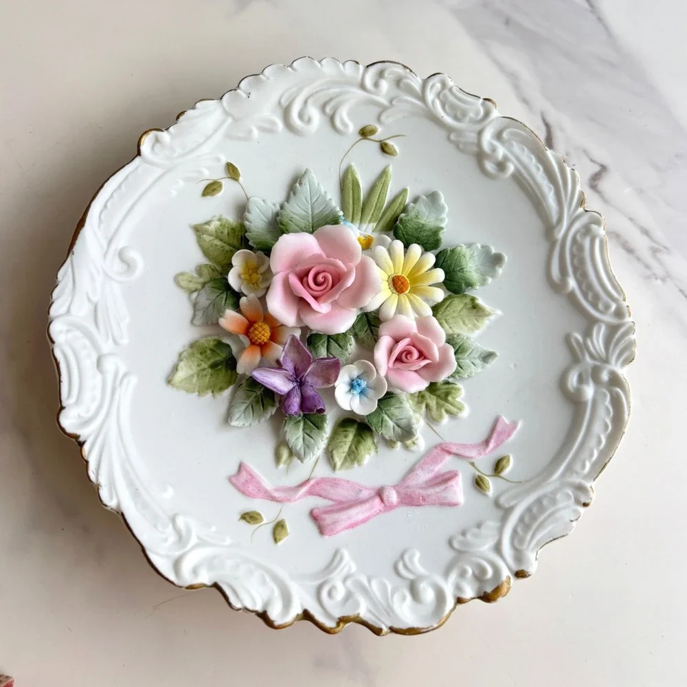 Vtg Lefton 3D Porcelain Floral Wall Plaque Plate Pink Roses Daisies 6 Inch